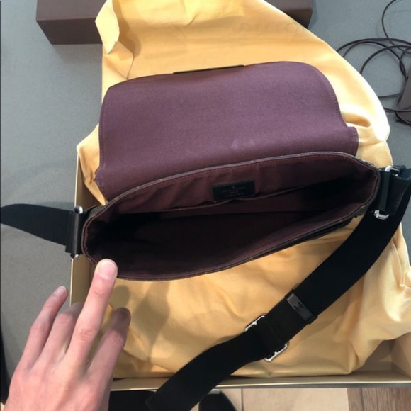 Louis Vuitton messenger bag - Picture 6 of 7